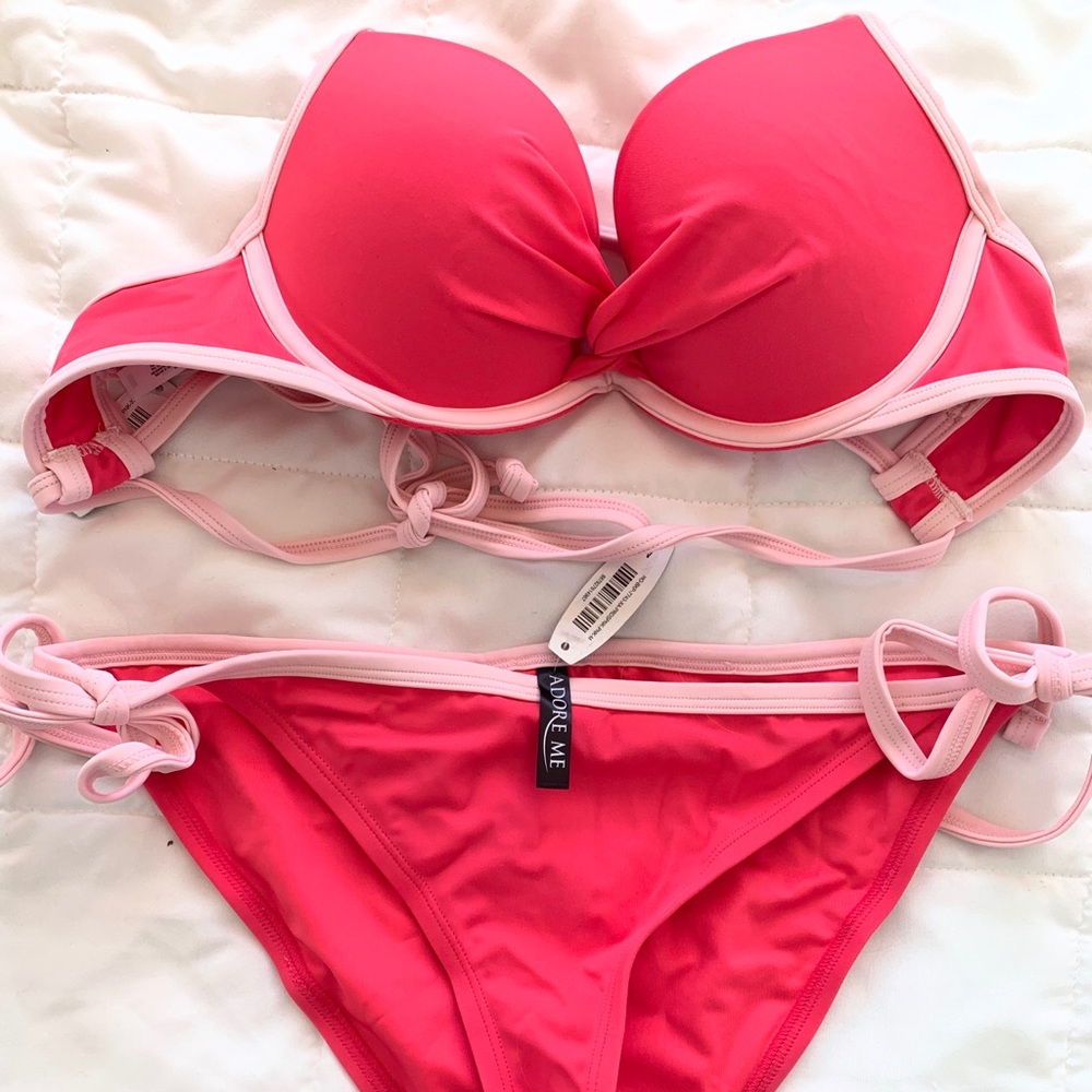 SOLD 🩷🩷 Brand new bikini 30D push up top & medium bottoms